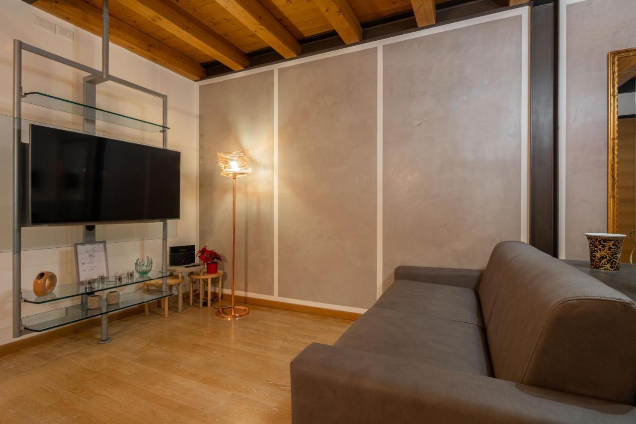 Venezia-Suite HemingwayA Pochi Passi Outlet نوفينتا دي بْيافي المظهر الخارجي الصورة