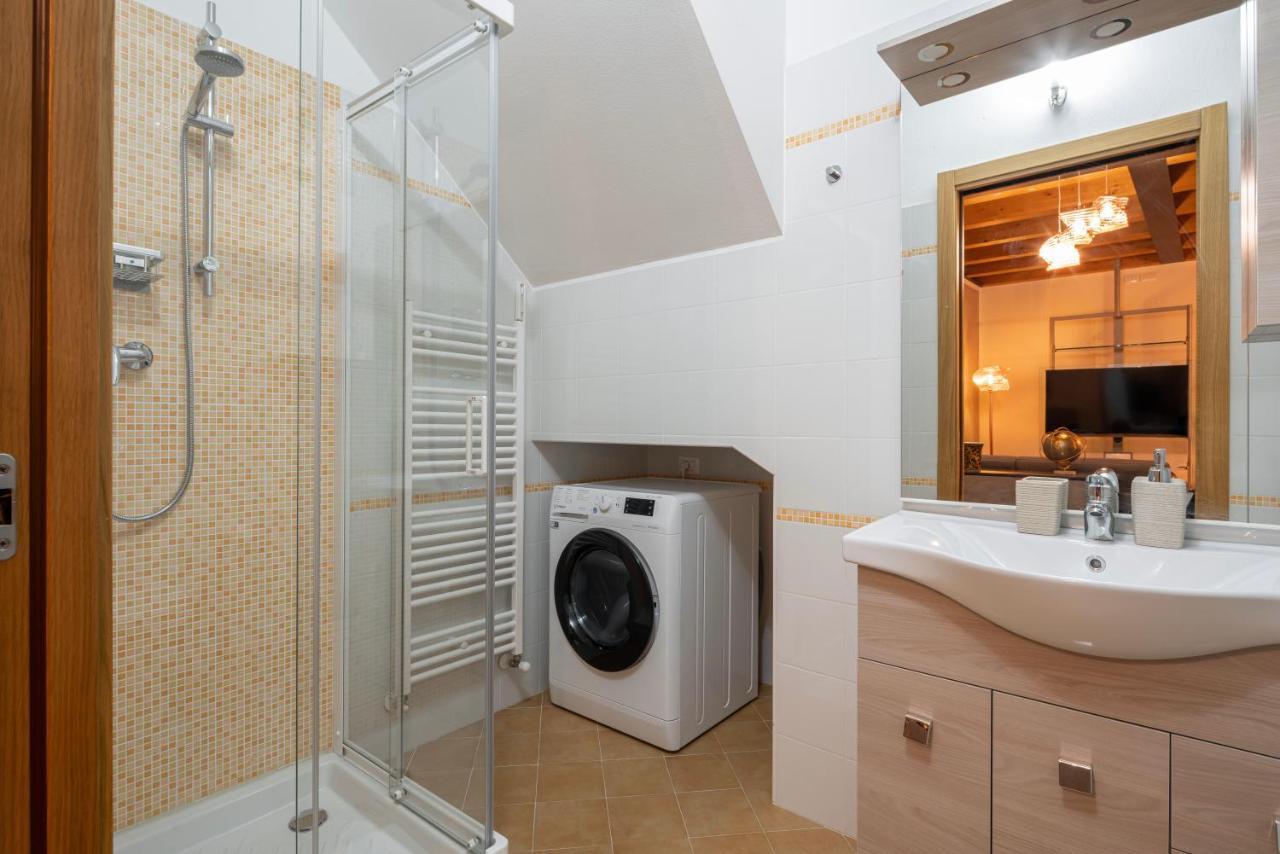Venezia-Suite HemingwayA Pochi Passi Outlet نوفينتا دي بْيافي المظهر الخارجي الصورة
