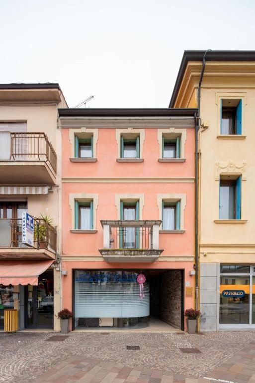 Venezia-Suite HemingwayA Pochi Passi Outlet نوفينتا دي بْيافي المظهر الخارجي الصورة